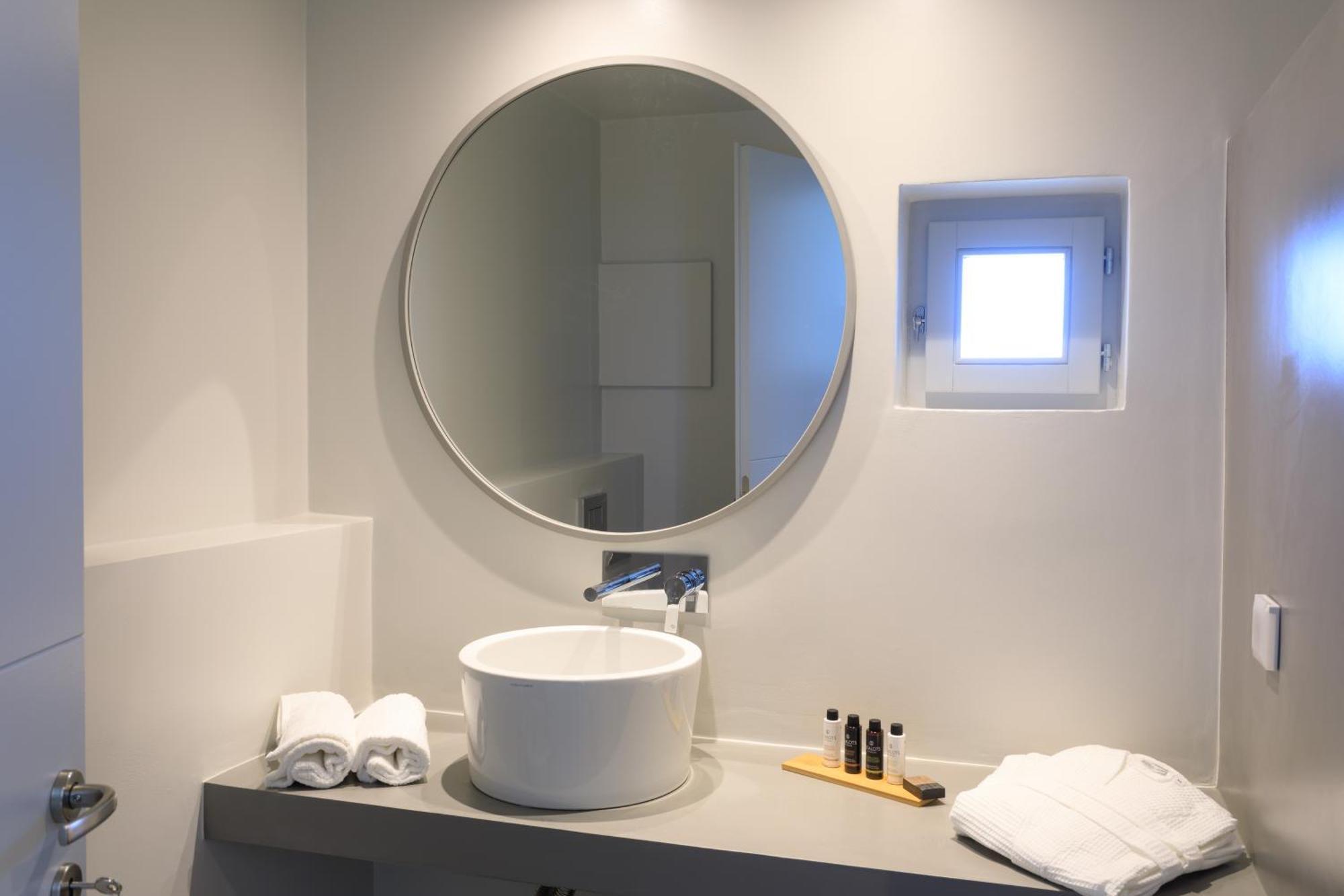 Iliades Luxury Boutique Suites Batsíon Pokoj fotografie